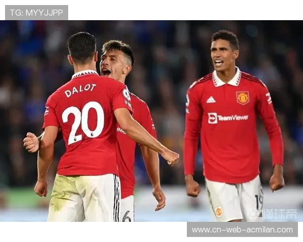 曼联外围传中后点有人补位——如何通过巧妙战术撕开防线