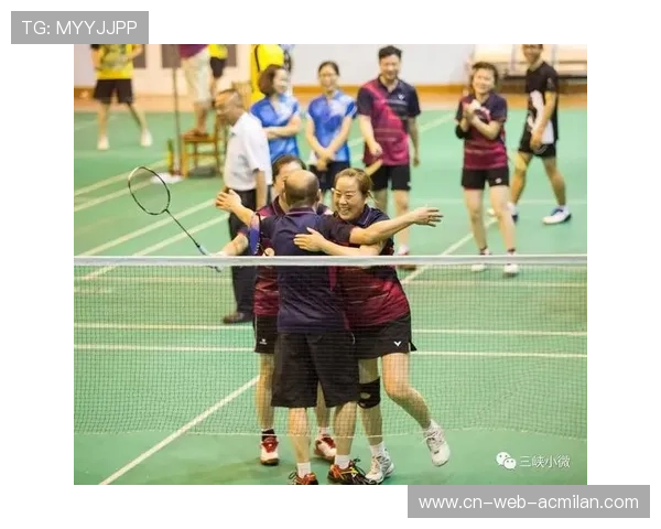 羽毛球跳杀拍声震天：与你共奏运动的激情交响