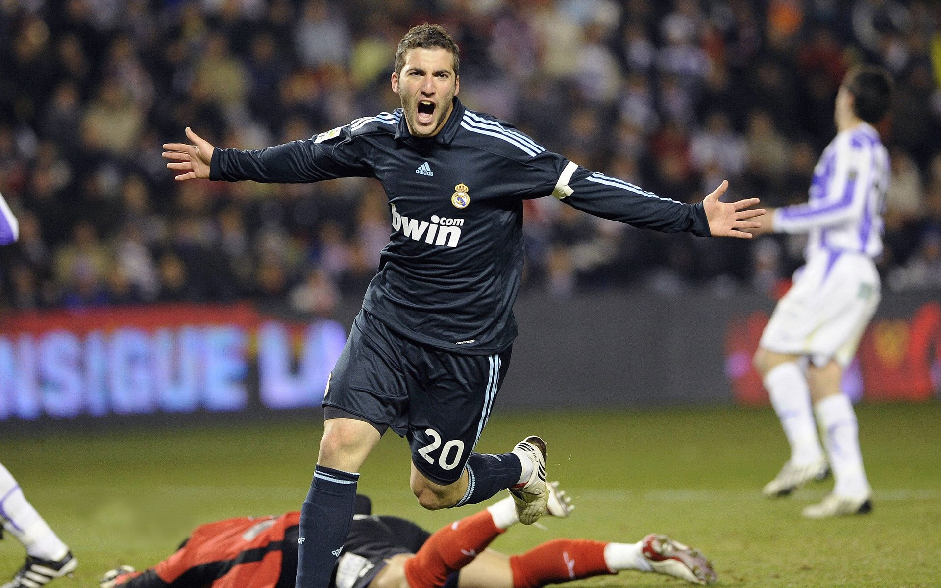 威少突破后助攻内线奇才反超比分，威少带奇才进季后赛